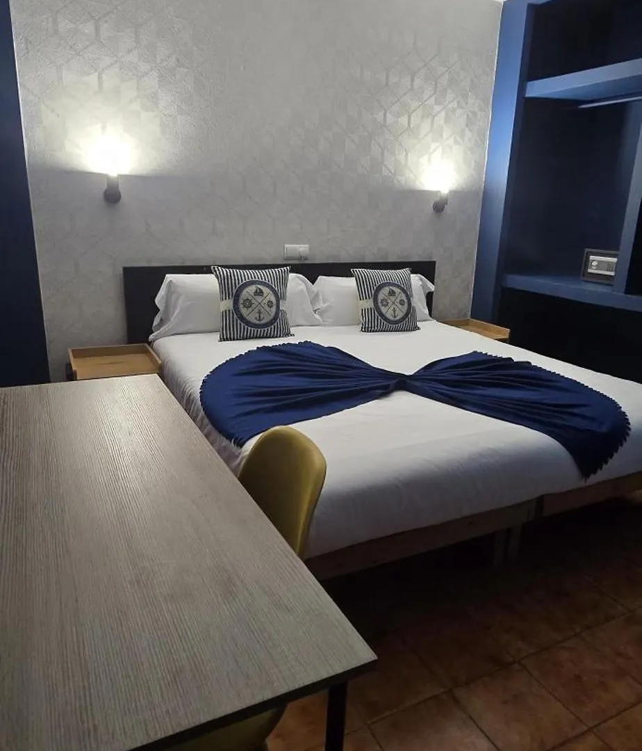 Hostal Balearic (Adults Only) سان أنطونيو