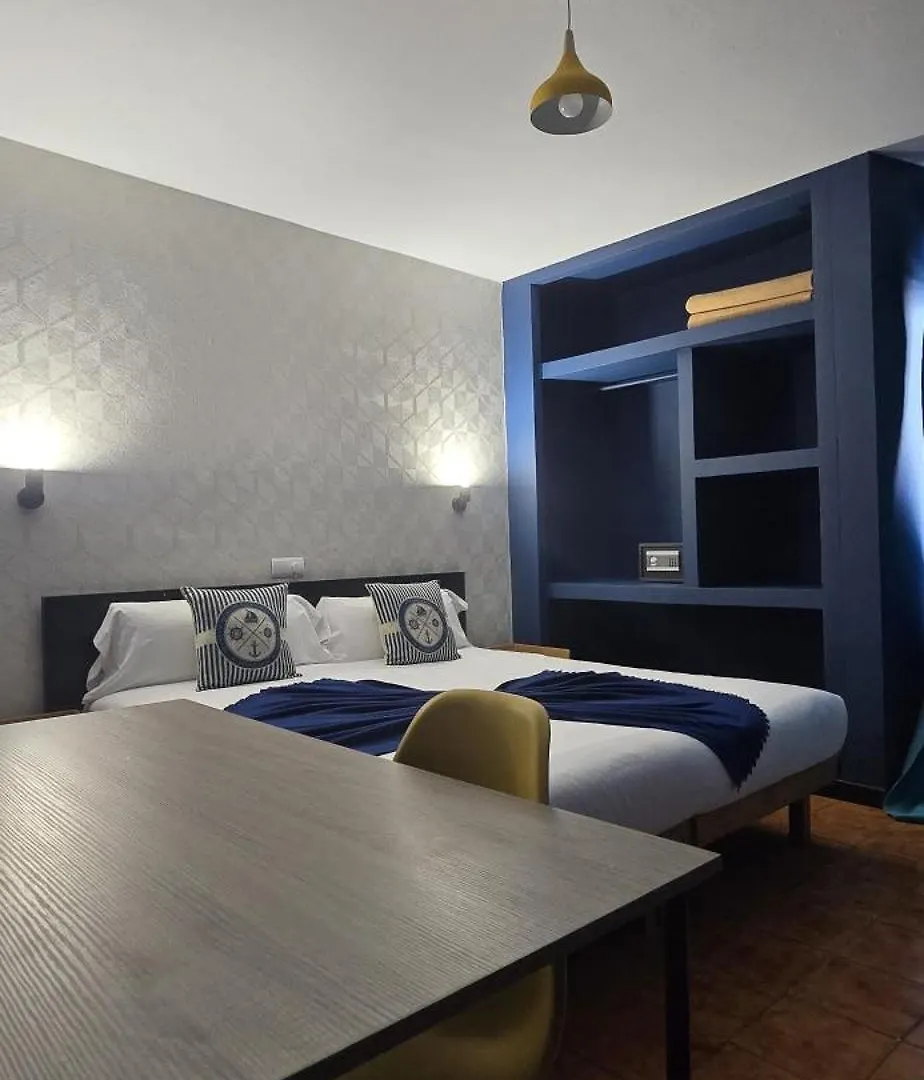 بيت ضيافة Hostal Balearic (Adults Only) سان أنطونيو